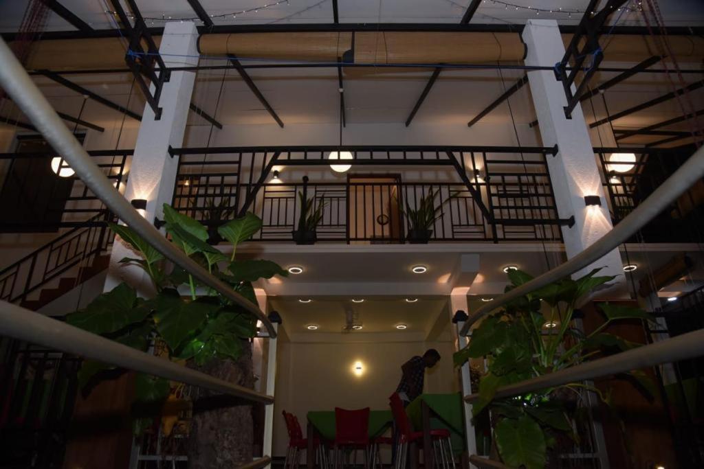 Lotuscool Hotel Kurunegala Exteriör bild
